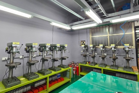 世紀綠能工商機械科－鑽床實習工作區