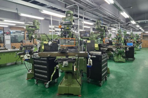 世紀綠能工商機械科－銑床實習工作區